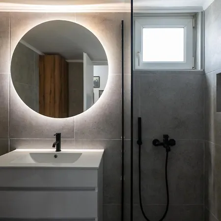 Luxury Penthouse קלמאטה