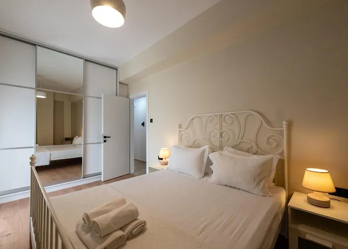 Luxury Penthouse شقة كالاماتا